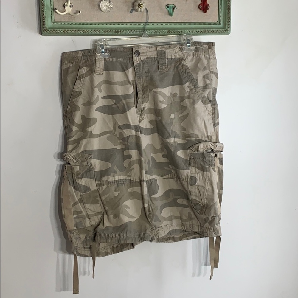 CSG Army Desert Camo Cargo shorts men’s size 36